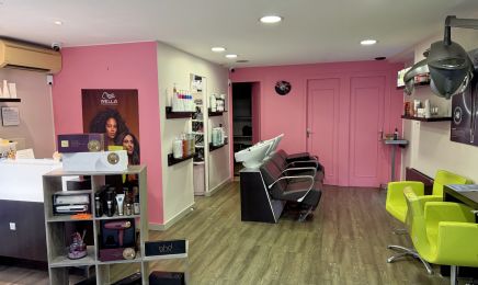 EM HAIR LOUNGE : Coiffeur à Polliat