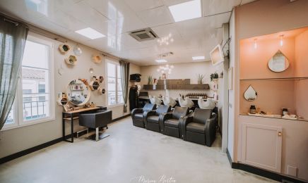 Women & Men : Coiffeur à Saintes