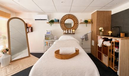 Selma Room Beauty - Lot 1er étage : Institut de beauté à Fréjus