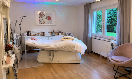 Weiß Kosmetik: Kosmetikstudio in Essen