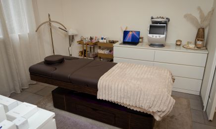 S&B Beauty Lounge - Exclusivement Féminin  : Manucure à Gaillard