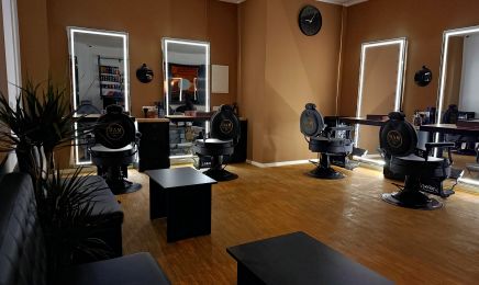 DAM HAARSTUDIO: Barbershop in Köln