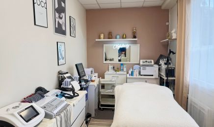 EM Glow Beauty  : Coiffeur à Carquefou