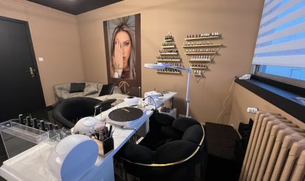 CILS DE REVE AHLAMCAMIL : Manucure à Agen