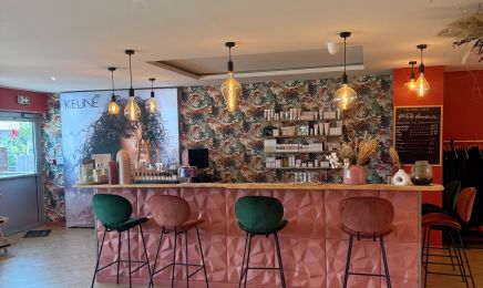 Tia beauty chez Hair Dressing : Institut de beauté à Ville-la-Grand