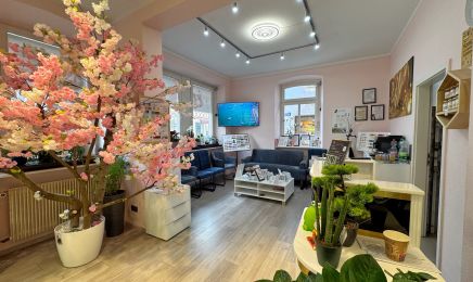 Do Nails: Kosmetikstudio in Haßfurt