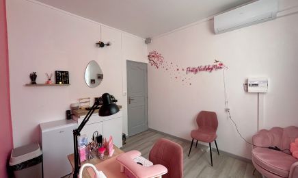 Pretty Nails by Mau : Institut de beauté à Schoelcher