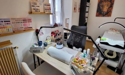 Amandine Ongles et Cils : Manucure à Orthez