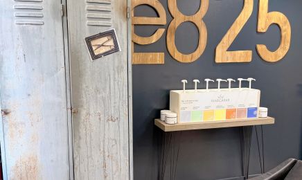 Le 825  : Coiffeur à Anse