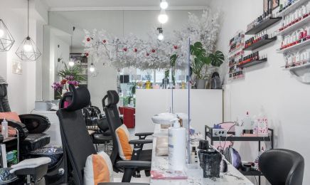 Yine Nail : Manucure à Paris