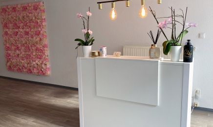 Ay Ästhetik: Kosmetikstudio in Gießen