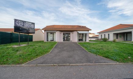 By L’ : Manucure à Moncel-lès-Lunéville