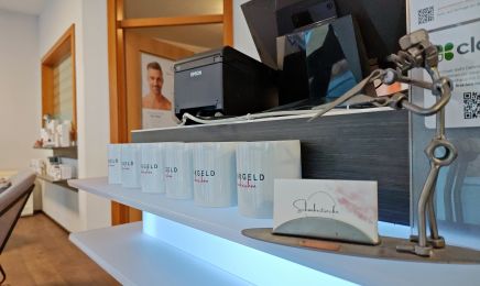 Friseur & Kosmetik Schönheitsecke : Kosmetikstudio in Pfreimd