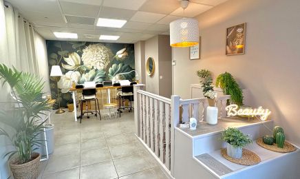 Emaë Nails & Piercing : Manucure à Mérignac