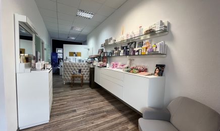 Perlaperla Cosmetics: Kosmetikstudio in Gilching