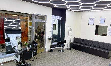 Amos Coiffeur - Damen & Herrenfriseur: Friseur in Hamburg