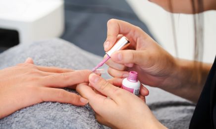 Lycée Professionnel Montbareil - Esthétique : Manucure à Guingamp
