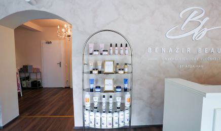 Amluxe Haarstudio: Kosmetikstudio in Frankfurt am Main