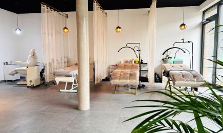 Hashtag Tash & Michelle: Kosmetikstudio in Pfullingen