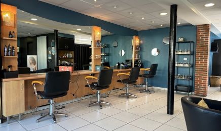 Le 102 : Coiffeur à Breteuil