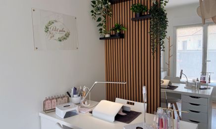 Petit Salon des ongles : Manucure à Lugon-et-l'Île-du-Carnay
