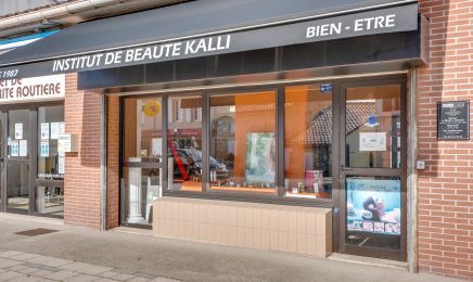 Kalli Institut : Manucure à Bon-Encontre