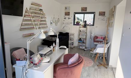 Lamya nails - Prothésiste Ongulaire - Technicienne de cils  : Coiffeur à Châteaubourg