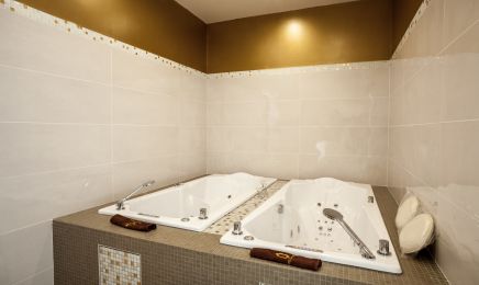 Uhaina Spa et Institut de Beauté : Spa à Urrugne