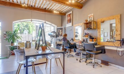 Caroline & Vous Experte Visagiste, Spécialiste Trichologue (maladies du cuir chevelu) : Coiffeur à Eyragues