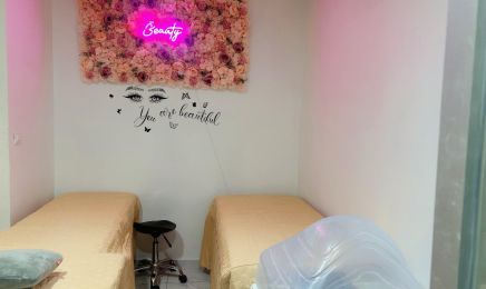 Bonjour Nails & Spa  : Institut de beauté à Paris