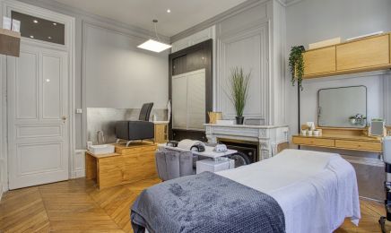 Le 106 Esthétique Carla : Manucure à Lyon