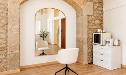 Majia - ( Réservé aux femmes ) : Coiffeur à Vienne