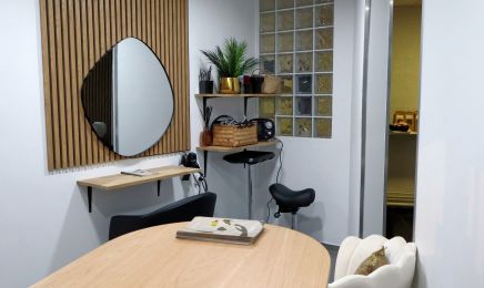 Les Secrets de Nine : Coiffeur à Jarrie