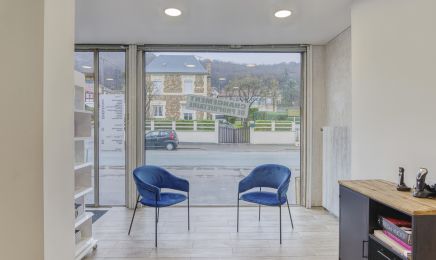 Parenthèse : Coiffeur à Le Trait