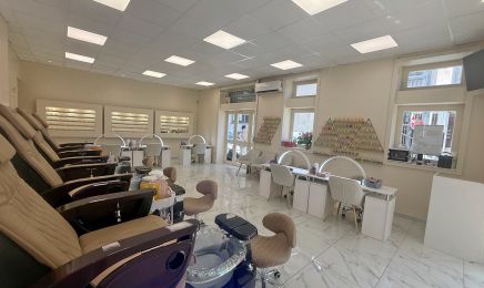 Win Ongles & Cils  : Manucure à Marseille