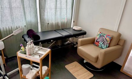 Gloire ô bien-être• Massage bien-être  Drainage lymphatique•Kobido•Intra-buccal  : Institut de beauté à Saint-Étienne