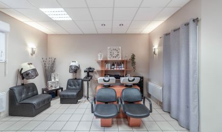 Le petit salon de Cassy  : Coiffeur à Montrond