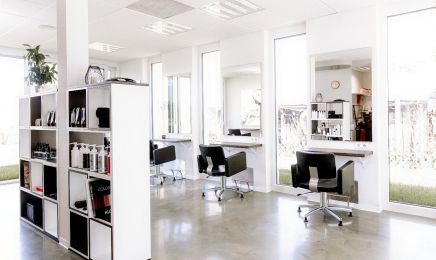 Haarwelt K.: Kosmetikstudio in Mahlstetten