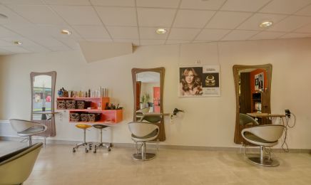 Brun de folie : Coiffeur à Plémet