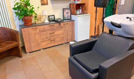 Julias Haarstube: Kosmetikstudio in Langenlonsheim