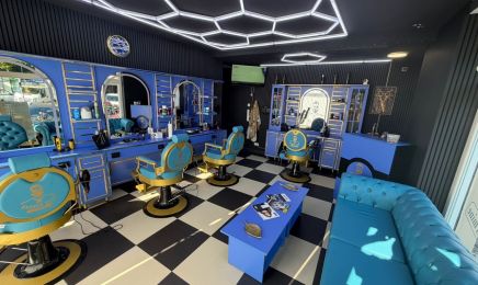 (FRISEUR SALON)Barbershop Side: Barbershop in Leipzig