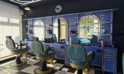 (FRISEUR SALON)Barbershop Side: Barbershop in Leipzig