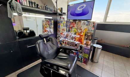 At Home Barbershop By Darkumoya Tattoo : Barbier à Montrouge