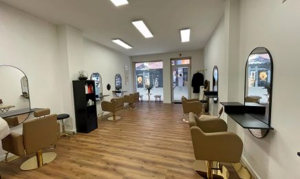 Schönheits Atelier : Friseur in Wiesbaden