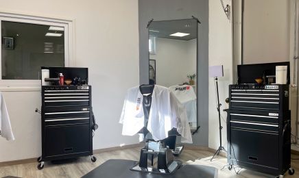  Fade Lounge Barbershop: Barbershop in Ense