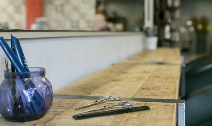 Backstage : Coiffeur à Saint-Julien-en-Genevois