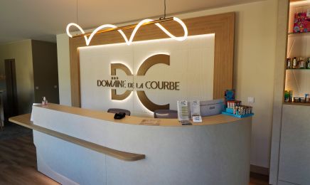 Domaine de la Courbe : Institut de beauté à Le Lude