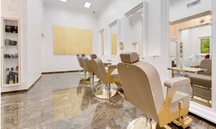 Charles Homme  : Coiffeur à Paris