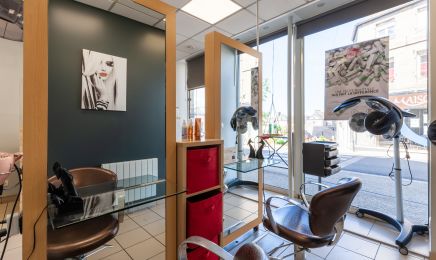 Un Nouvel Hair  : Coiffeur à Brécey