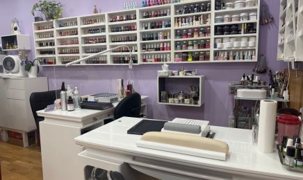 Violette Nails : Institut de beauté à Antibes
